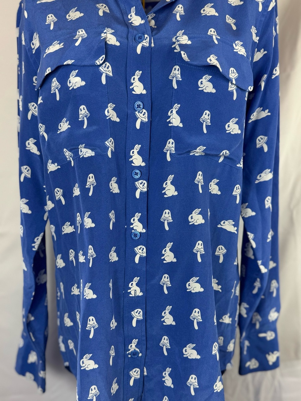 Equipment Silk Blue Button-Up Blouse with Bunny + Mushroom Print Size Small E61 - Picture 5 of 14